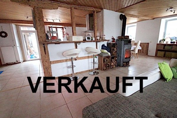 VERKAUFT i. 2019 - Grosses Wohnhaus, angebaute Halle, Grst. ca. 5.000m² (113873)