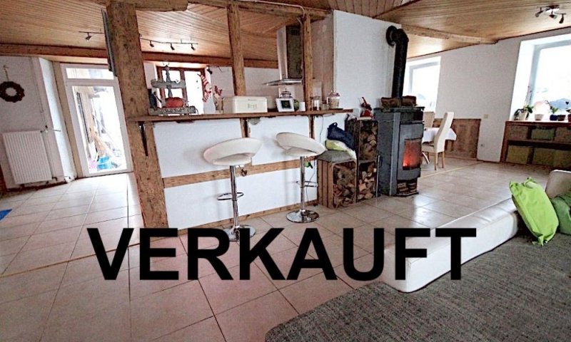 VERKAUFT i. 2019 - Grosses Wohnhaus, angebaute Halle, Grst. ca. 5.000m² (113873)