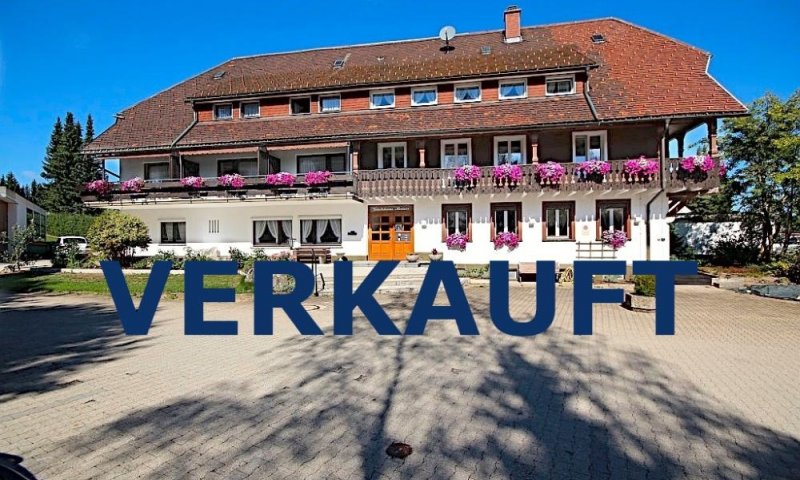 VERKAUFT - Schwarzwald-19FamH., neuwertig, unverschiedliche Grössen, Top renov., Lift, herrliches sonnige Lage, ca. 900 m² Wohnfl.- u. Nutzfl., Dachterr., Kachelofen, EBK