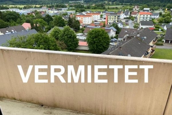 VERMIETET i. 2020 - 1-Zimmer-Whg, oberte Etage, großer Südbalkon, traumhafter Blick, Lift, Vollwärmeschutz, Fenster - Heizung - Dachdämmung erneuert, fussläufig zum Einkauf, Bahnhof, Fussboden Parkett