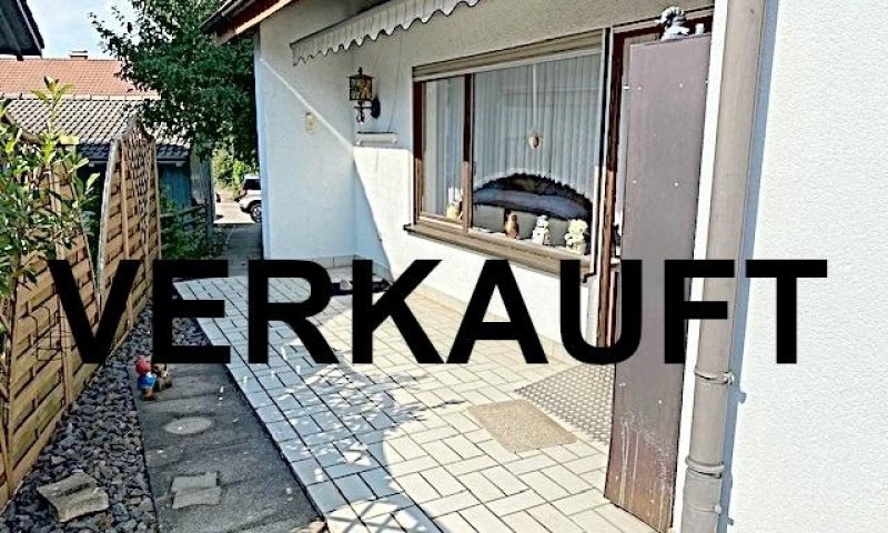 VERKAUFT i. 2020 - In traumhafter, ruhiger Umgebungslage, 3 1/2-Zi-ETW, Hochparterre, zusätzlicher Rollstuhlzugang, Sonnenterr., EBK, Garage, Gästestpl.