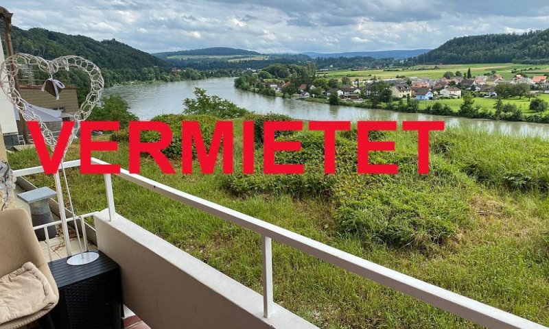 VERMIETET i. 2021 - 2-Zi-Whg Rheinstraße, Südbalkon, Rheinblick, Lift, alle Räume Parkett, EBK mit Raumteiler, Waschmaschine, Bad und Küche hell gefliest