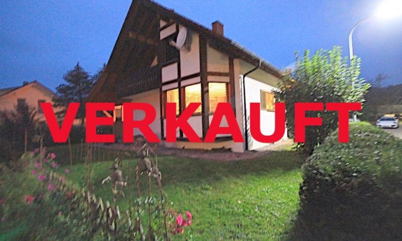 VERKAUF i. 2021 - KEINE KÄUFERMAKLERGEBÜHR! Freist. EFH, grosse überdachte Terrasse, Balkon, EBK, Essplatz, Erker, grosse Wohnküche, Kaminanschluss, ebenes Grundstück, Garage