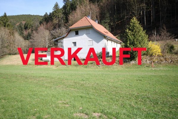 VERKAUFT i. 2022 - KEINE KÄUFERMAKLERGEBÜHR! Ein Traum in Alleinlage für den individuellen Käufer, kl. Häuschen, ca. 6.800 m², Wald / Fluss angrenzend, vorgelagert Wiesengrundstück, Stube, Kachelofen, Schwedenofen, Gas-Zentralheizung, Dach neu gedeckt...