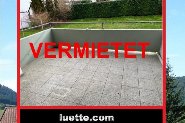 VERMIETET i. 2023 - ruhig gelegene 4 1/2-Zi-Whg, Ortsrandlage, fussläufig ins Zentrum, Nähe Bushaltestelle, Hochparterre, EBK, Balkon, Fenster erneuert, hell gefliestes Bad, sep. WC, unrenoviert, Keller, Kfz-Stellplatz