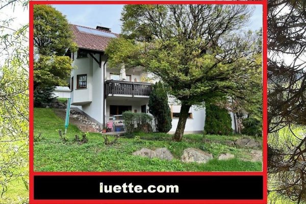 4-Zimmer-ETW, Balkon, Erker, EBK, Schwedenofen