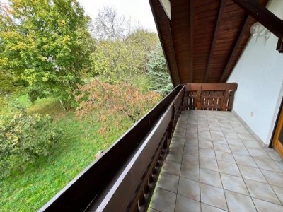 sofort beziehbare, gut ausgestattete 4-Zi-ETW, Schwedenofen, EBK, Parkett, Balkon, mit darüberliegendem Speicher, Garage 