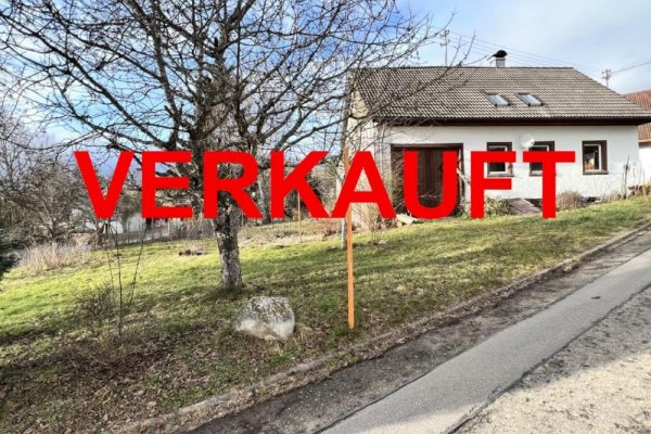 VERKAUFT i. 2024 - Oberhalb Nebelgrenze, beliebte ruhige Lage, B500 Nähe, ält. kl. Wohnhaus, Tenne, ca. 1.000 m², Schwedenofen, Elektrik erneuert