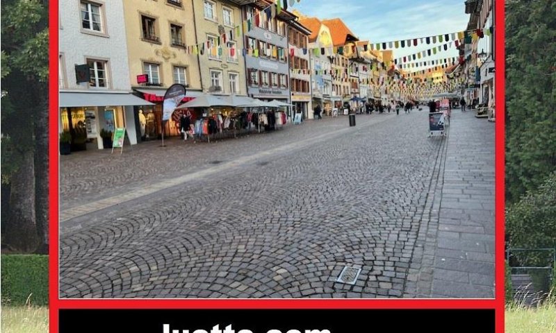 Nutzen Sie die Gelegenheit, ein erstklassiges Ladenlokal in der begehrten Kaiserstraße von Waldshut zu mieten. Diese Geschäftsstraße bietet Ihnen eine hervorragende Sichtbarkeit und Kundenfrequenz.
grosse Schaufensterfront, Lastenlift, Lager
