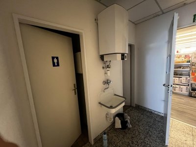 Zentrale Lage in Müllheim, Laden-/Gewerbetage, ca. 1.271 m² Nutzfl. 21 Stpl., 7 Tiefgaragenplätze, Rampe, Lastenlift, UG: Kühlraum