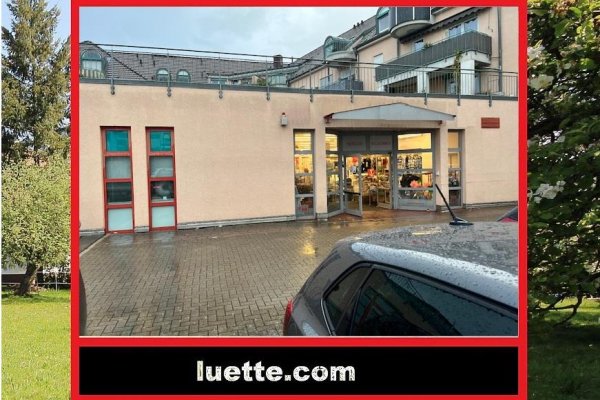 Ideale Kapitalanlage, Ladenlokal ca. 1088 m² Nutzfl., 
Lager ca. 183 m² Nutzfl., Lastenaufzug, Anlieferungsrampe, Personalraum, Büro, WC-Anlage Damen / Herren, 8 Tiefgaragenplätze, 21 Aussenstellplätze, solide vermietet