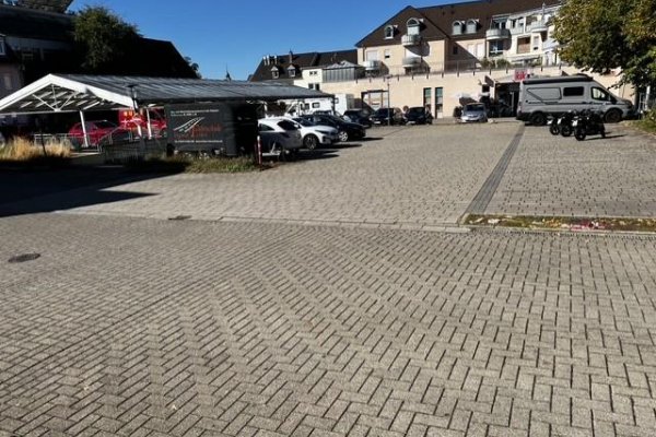 Kfz-Stellplätze