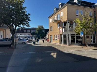 Beste Lage im Herzen, Mitten im Zetrum von Müllheim, Laden-/Gewerbetage, ca. 1.271 m² Nutzfl. 21 Stpl., 7 Tiefgaragenplätze, Rampe, Lastenlift, UG: Kühlraum 