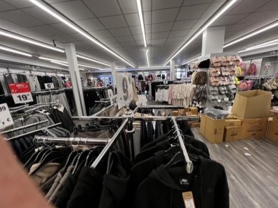 Mitten im Zentrum von Müllheim, Laden-/Gewerbetage, ca. 1.271 m² Nutzfl. 21 Stpl., 7 Tiefgaragenplätze, Rampe, Lastenlift, UG: Kühlraum 