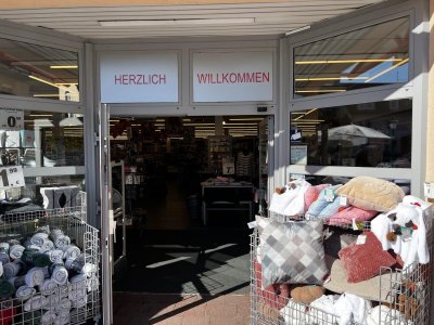 Mitten im Zentrum von Müllheim, Laden-/Gewerbetage, ca. 1.271 m² Nutzfl. 21 Stpl., 7 Tiefgaragenplätze, Rampe, Lastenlift, UG: Kühlraum 