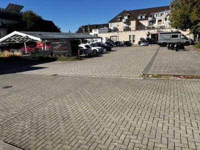 Beste Lage im Herzen, Mitten im Zetrum von Müllheim, Laden-/Gewerbetage, ca. 1.271 m² Nutzfl. 21 Stpl., 7 Tiefgaragenplätze, Rampe, Lastenlift, UG: Kühlraum 