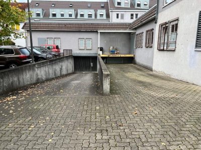 Investieren Sie in eine vielversprechende Kapitalanlage, ca. 650 m² Nutzfl., auf einem grosszügigen Areal von ca. 3.260 m², Laden, WC-Anlage, Büro, Rampe für Anlieferung, Lager