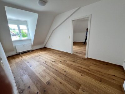 Willkommen in Ihrer neuen Traumwohnung 4-Zi-ETW am Kurpark, Dom, fussläufig ins Zentrum, vollständig renoviert, EBK / Türen / Holzpellet-Heizung erneuert, traumhafte Aussicht auf Park