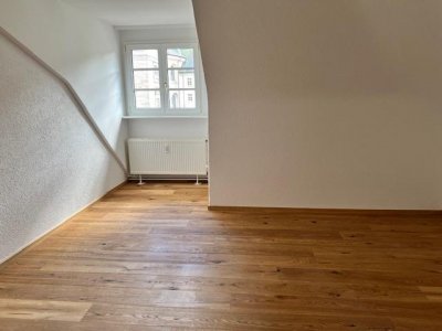 Willkommen in Ihrer neuen Traumwohnung 4-Zi-ETW, EBK, im 3. OG in einem denkmalgeschützten Gebäude, liebevoll renoviert, am Kurpark, Dom, fussläufig ins Zentrum