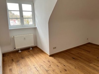 Willkommen in Ihrer neuen Traumwohnung 4-Zi-ETW, EBK, im 3. OG in einem denkmalgeschützten Gebäude, liebevoll renoviert, am Kurpark, Dom, fussläufig ins Zentrum