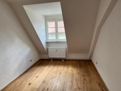 Willkommen in Ihrer neuen Traumwohnung 4-Zi-ETW, EBK, im 3. OG in einem denkmalgeschützten Gebäude, liebevoll renoviert, am Kurpark, Dom, fussläufig ins Zentrum