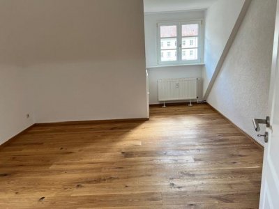 Willkommen in Ihrer neuen Traumwohnung 4-Zi-ETW, EBK, im 3. OG in einem denkmalgeschützten Gebäude, liebevoll renoviert, am Kurpark, Dom, fussläufig ins Zentrum