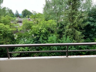 Entdecken Sie Ihre neue kernsanierte 1-Zi-Whg in ruhiger Aussichtslage.
Diese moderne Wohnung im 2. OG, Lift, bietet Ihnen alles, was Sie für ein komfortables Wohnen benötigen