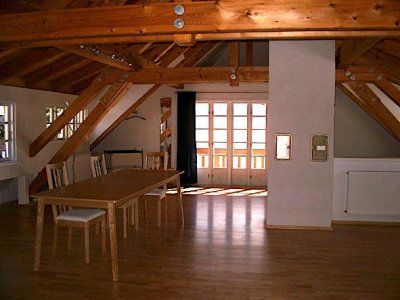 Haus im Haus, separat zugänglich, 2002 erstellt in idyllisch landschaftlicher Lage, Dachsberg, Klosterweiher, sonnig, nebelfrei, Wohnen in gesundem Klima, Büro/Arbeiten, Fussbodenheiz., Schwedenofen, Galerie, Studio, Seminarraum, Werkstatt über der Garage