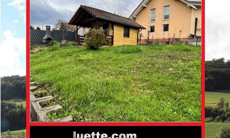 Diese großzügige UG-Whg bietet Ihnen Platz für Büro, Arbeiten
hohen Decken, ca. 104 m² Wohn- und Nutzfl., EBK, kleines Duschbad, neue Vinylböden, Gartenanteil, Gartenhausmitbenutzung