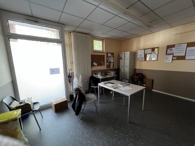 Beste Lage im Herzen, Mitten im Zetrum von Müllheim, Laden-/Gewerbetage, ca. 1.271 m² Nutzfl. 21 Stpl., 7 Tiefgaragenplätze, Rampe, Lastenlift, UG: Kühlraum 