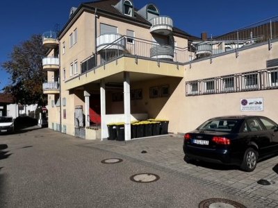 Beste Lage im Herzen, Mitten im Zetrum von Müllheim, Laden-/Gewerbetage, ca. 1.271 m² Nutzfl. 21 Stpl., 7 Tiefgaragenplätze, Rampe, Lastenlift, UG: Kühlraum 