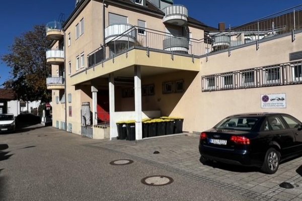 Rampe mit hydraulischer Klappe