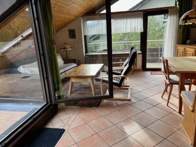 Ferienidyll, 2-Zi-ETW Falkau, 6km b. Schluchsee, ruhig, charmant, sonnig, lichtdurchflutet, alle Bodenbeläge, Terrasse + Blk, Fenster, Heizung erneuert, ebenerdig über eine halbe Treppe zugänglich, in herrlicher Naturlandschaft