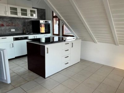 2 1/2 Zi.-Penthouse, Südbalkon, Lift, ruhig, Arzt / Apotheke / Einkauf vor der Türe, Bushaltestelle, Top Lage, altersgerecht, Kfz-Stellplatz