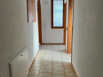 2 1/2 Zi.-Penthouse, Südbalkon, Lift, ruhig, Arzt / Apotheke / Einkauf vor der Türe, Bushaltestelle, Top Lage, altersgerecht, Kfz-Stellplatz