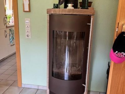 freist. 2-FamH. m. ELW, ca. 1.000 m², Garagen, Schopf, gepflegte Aussenanlage