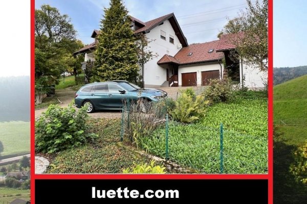 freist. 2-FamH. m. ELW, ca. 1.000 m², Garagen, Schopf, gepflegte Aussenanlage