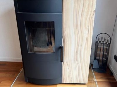 Günstige, gut ausgestattete 2-Zi-ETW, ca. 73 m² Wohnfl., Südbalkon, Alpenblick, Wintergarten, Holzpellet-Ofen + Wandplattenheiz., EBK - Essbar, Gäste-WC mit Waschmaschinenplatz, HW-Abstellraum, Bodenbeläge erneuert, sof., Einkauf fussläu