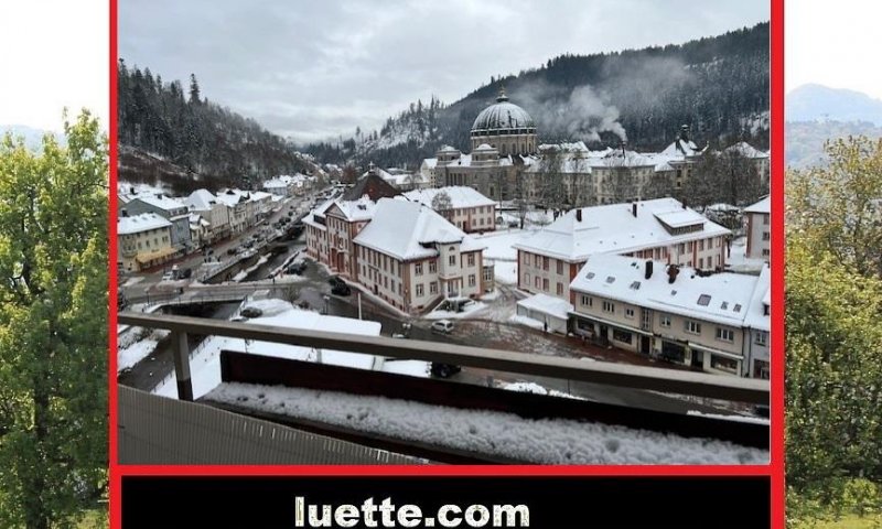 Penthouse-App., Südbalkon, traumhafter Blick auf Dom und Alb, Lift, ganztragshausmeisterbetreut, EBK, Bad mit Badewanne, zentrumsnah, gesamte Infrastruktur vor der Türe