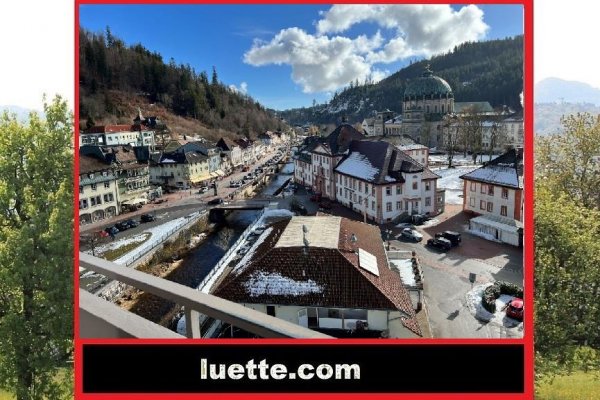 Penthouse-App., Südbalkon, traumhafter Blick auf Dom und Alb, Lift, ganztragshausmeisterbetreut, EBK, Bad mit Badewanne, zentrumsnah, gesamte Infrastruktur vor der Türe