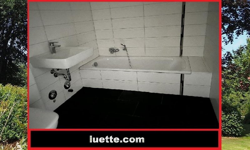 4 ½-Zi-Terrassen-Whg ca. 150m² Wohnfl. ideal Wohnen / Arbeiten – Büro-Praxis, grosse Sonnenterrasse, mod. helles schickes Bad, Parkett, 3fach-Verglasung, Fussbodenheizung