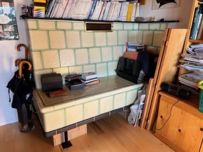 Gepflegtes, regelmässig renoviertes EFH, gr. Sonnenterrasse, alter Baumbestand, ruhige Lage, Zentralheizung von 2004, Schwedenofen, Kunst, Garage