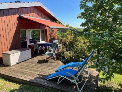 Charmantes EFH mit grossem Grundstück ca. 1.100m², Gartenhaus, alter Baumbestand, Garage, Öl-Brennwertheizung
vom Schreiner gefertigte Massiv-Küche hell, Schwedenofen mit Specksteinplatten, Westterrasse, Klimaanlage, Tepidarium (Wärmeraum)