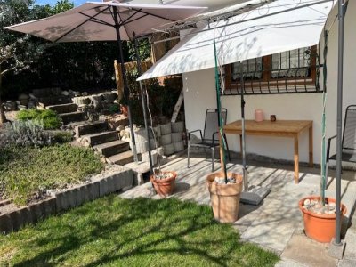 In sonniger Sackgassenlage, EBK, ELW, freist., Bj. 91, EG+OG 5 ½ Zi., EBK, gr. tiefer Balkon, schöner Blick auf Wutöschinger Berg, Westgrundstück mit Gartenhaus und Platz für Pool, Garage, GG: sep. zugänglich, Wintergarten, Kamin, Gartenfreisitz, Garage