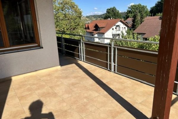 grosser, tiefer Balkon, Hauptwohnung