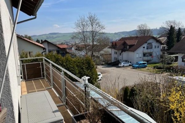 grosser, tiefer Balkon