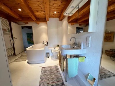Dachsberg, exkl. saniertes Landhaus, sep. Büro, Studio, 2 Gar., Areal ca. 8.000m², fussläufig Klosterweiher, 6km St. Blasien