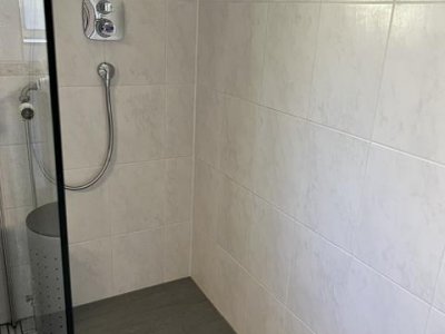 Attraktive, ruhig, zentrumsnah gelegene 3-Zi-ETW Waldshut, Nähe Kaiserstraße, Sonnenbalkon, Fussböden Massivholzparkett, kleine WE, nur 6 Einheiten, Einzelgarage 