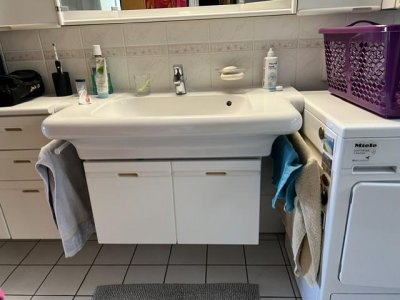 Attraktive, ruhig, zentrumsnah gelegene 3-Zi-ETW Waldshut, Nähe Kaiserstraße, Sonnenbalkon, Fussböden Massivholzparkett, kleine WE, nur 6 Einheiten, Einzelgarage 