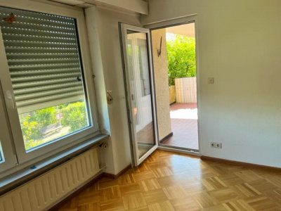 3-Zi-Whg, ca. 94 m² Wohnfl., Rheinblick, gr. Sonnenterrasse und Balkon, Gartenspielbereich, in kl. 2FamH, Nähe Schule, Bushaltestelle, fussläufig ca. 5 Min. in Stadtzentrum